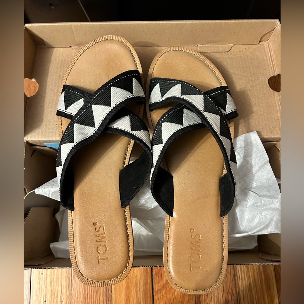 Toms Viv black tribal sandals
